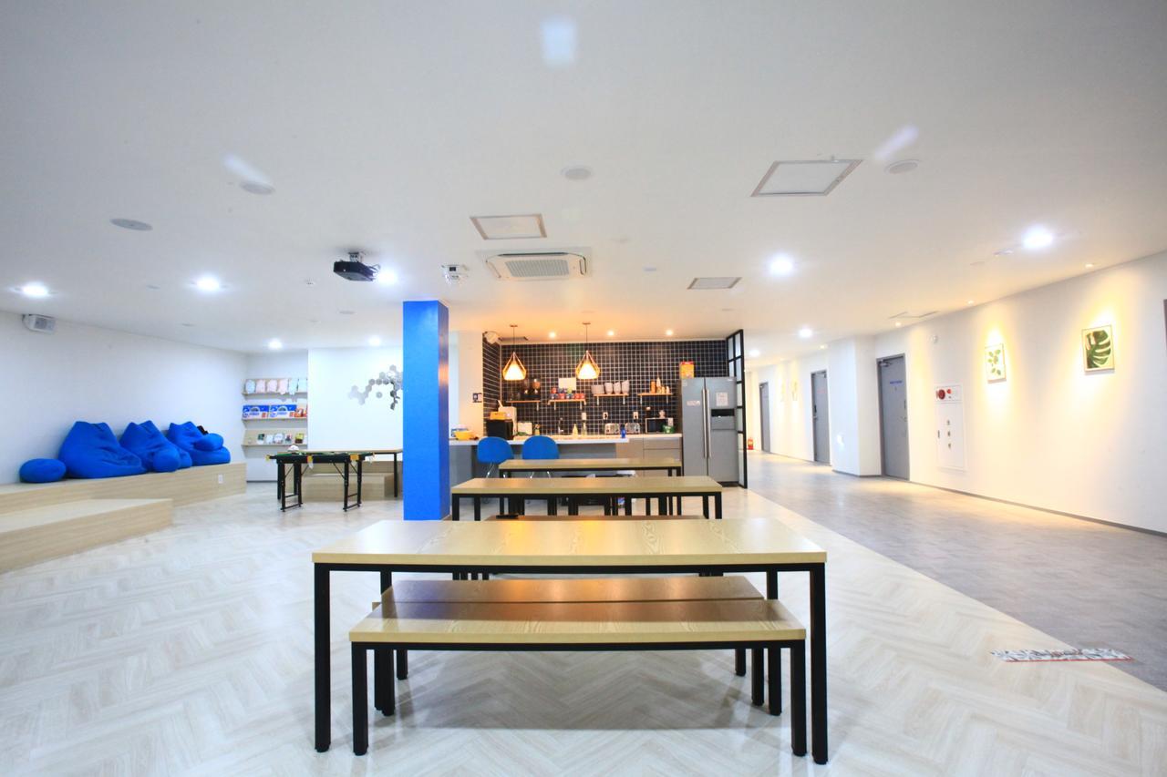 The Blue Guesthouse Μπουσάν Εξωτερικό φωτογραφία